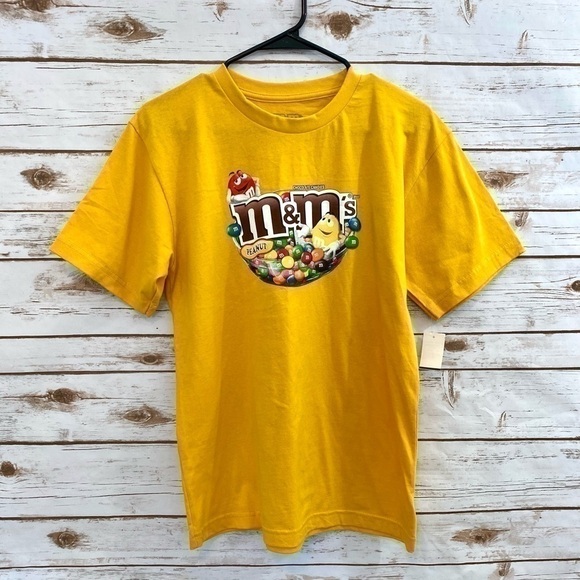 Las Vegas M&M’s World Yellow Graphic Tee Shirt - Picture 1 of 4